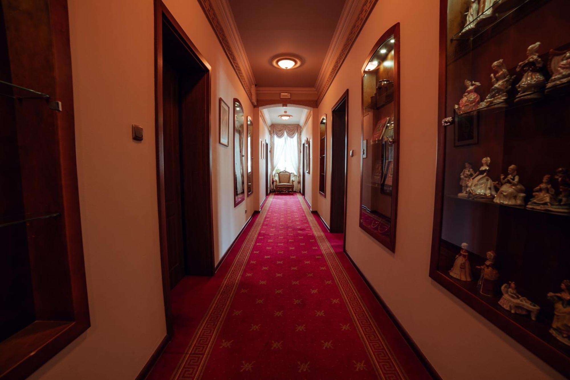 בולסלאביש Hotel Ambasada Boleslawiec מראה חיצוני תמונה