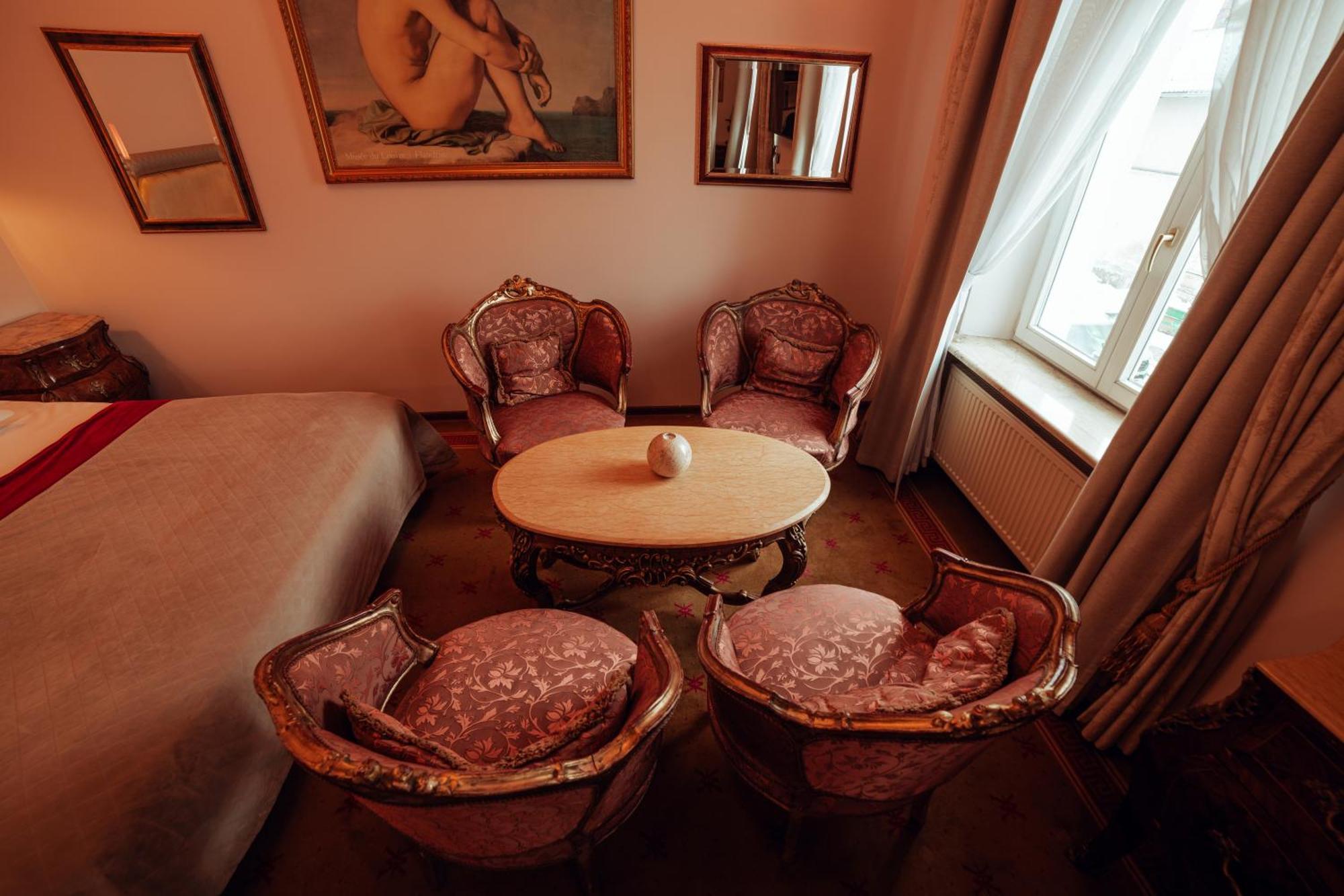 בולסלאביש Hotel Ambasada Boleslawiec מראה חיצוני תמונה