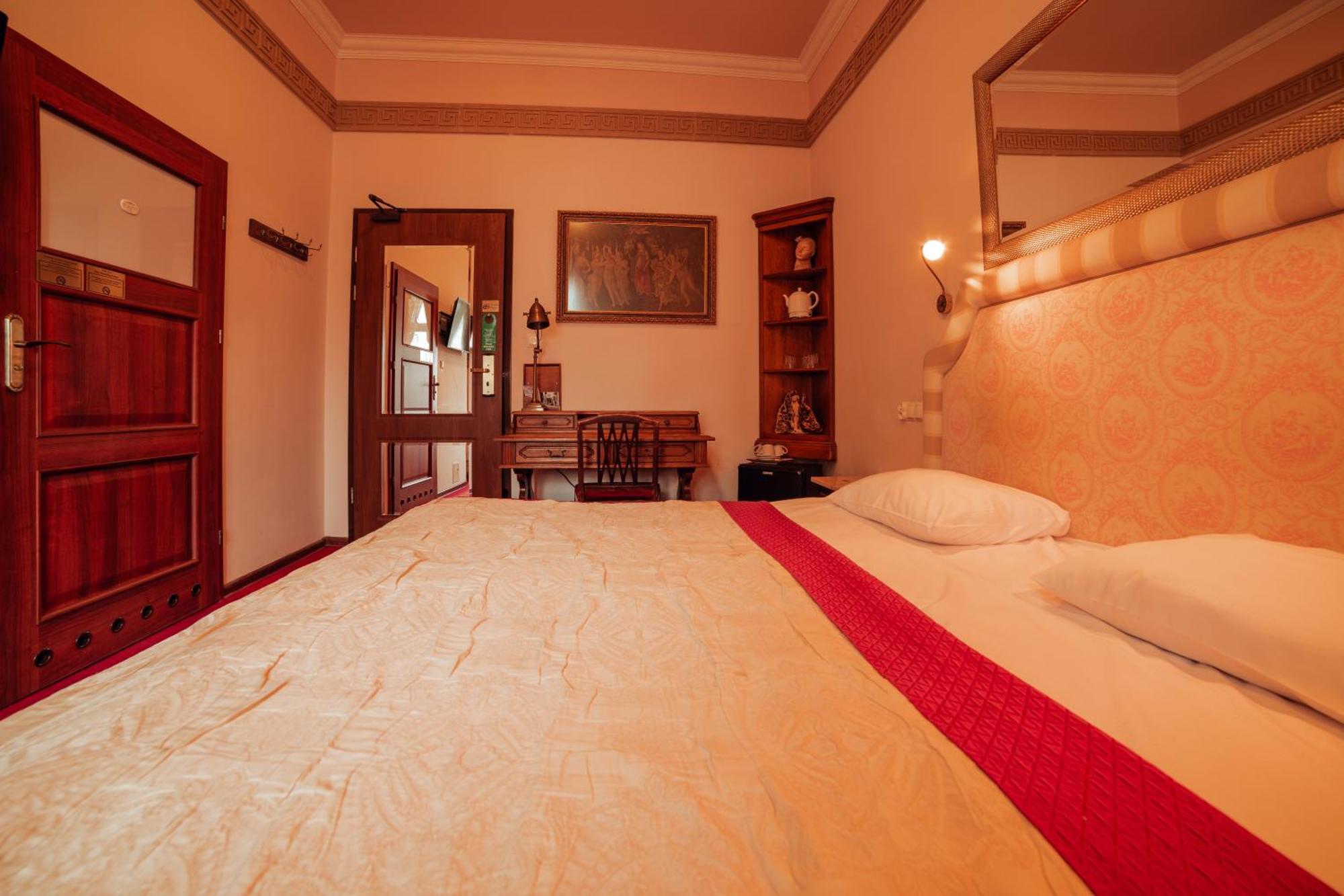 בולסלאביש Hotel Ambasada Boleslawiec מראה חיצוני תמונה