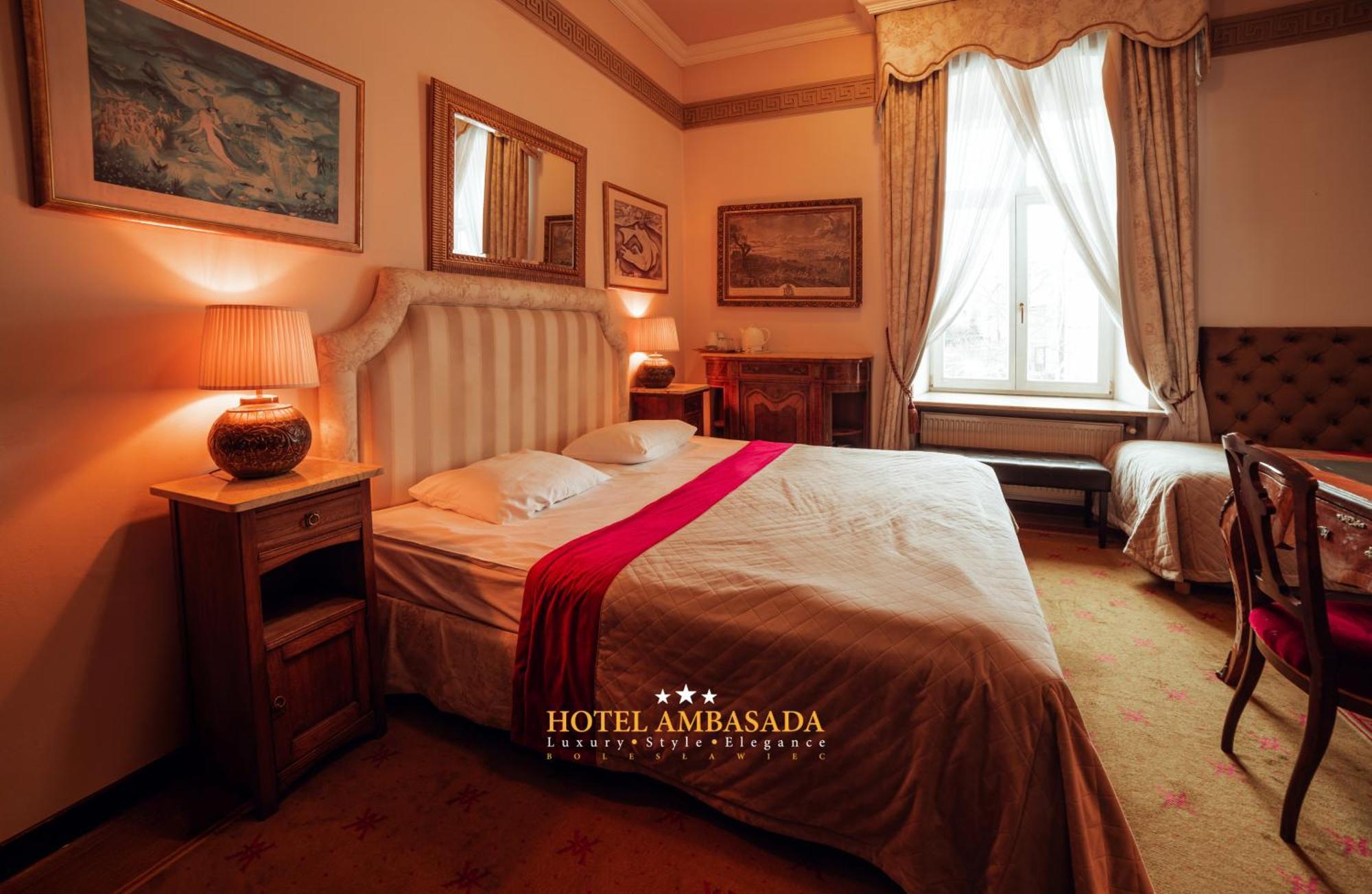 בולסלאביש Hotel Ambasada Boleslawiec מראה חיצוני תמונה