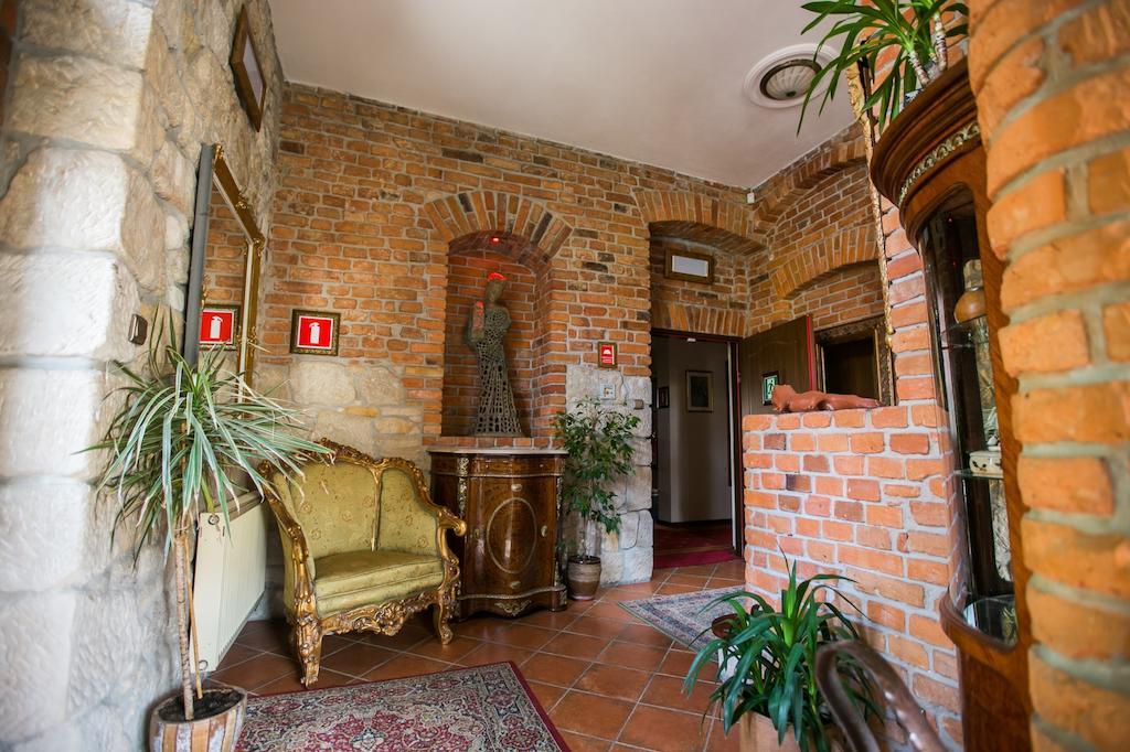 בולסלאביש Hotel Ambasada Boleslawiec מראה חיצוני תמונה