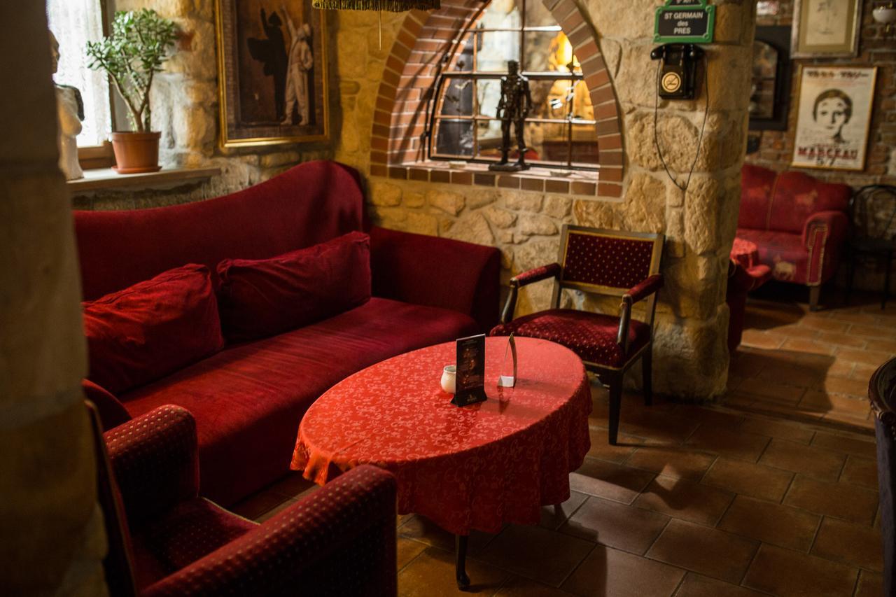 בולסלאביש Hotel Ambasada Boleslawiec מראה חיצוני תמונה