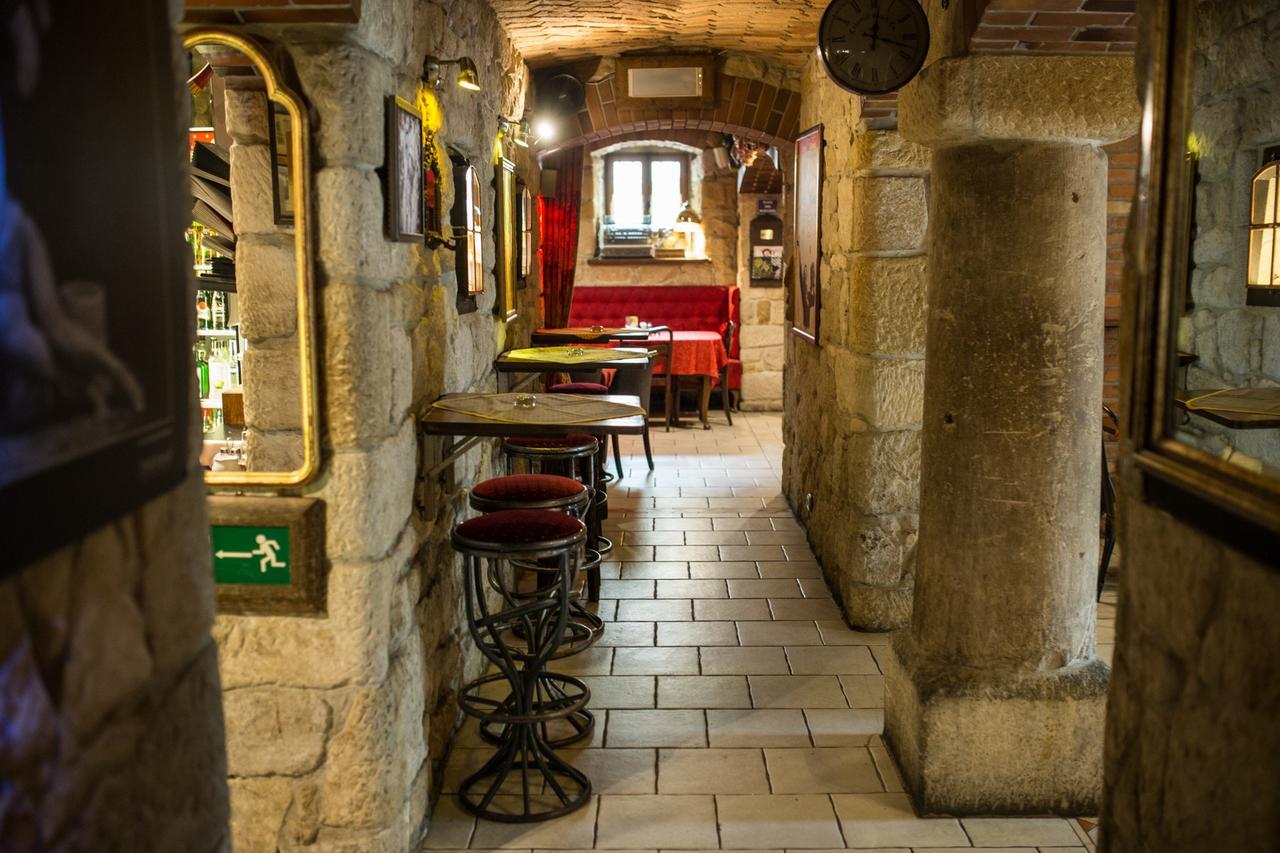 בולסלאביש Hotel Ambasada Boleslawiec מראה חיצוני תמונה